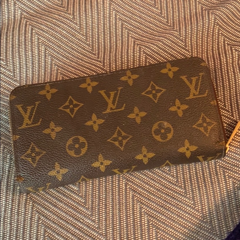 Authentic Louis Vuitton Wallet W/ Box and Bag